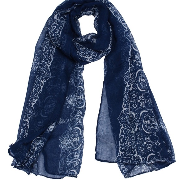 Not for sale - Blue and white lightweight scarf - Picture 2 of 5